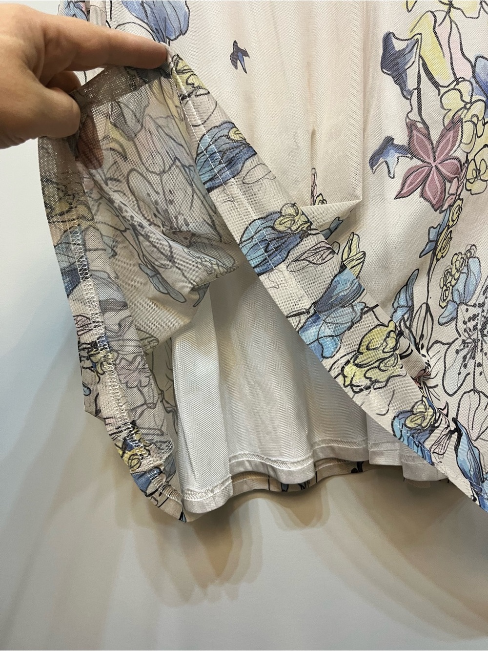 Cream Floral V-Neck Tunic Top with Pastel Accents - Picture 4 of 10